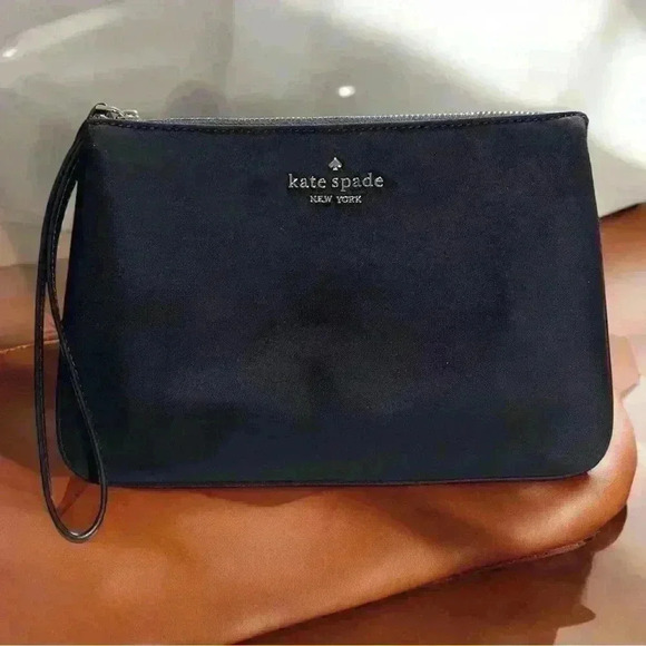 kate spade Handbags - Kate Spade Canvas Wristlet